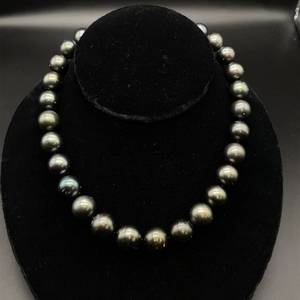lot 10A image: Tahitian Pearl Necklace in 14K White Gold $9,850 Appraisal Included