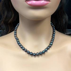 lot 14 image: Classic Black Cultured Tahitian Pearl Single Strand Necklace w 14k Gold Clasp