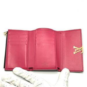 lot 10O image: Louis Vuitton Noir Taurillon Leather Portefeuille Capucines Compact Trifold Wallet - Authentic $1,030 Retail