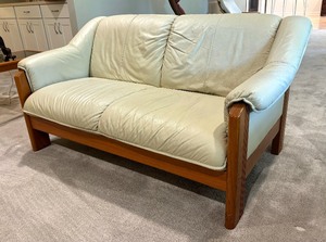 lot 16 image: Ekornes Teak Accented Leather Sofa
