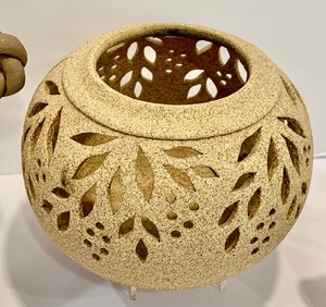 lot 44 image: Travel Treasure Home Decor