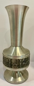 lot 50 image: Variety of Vases