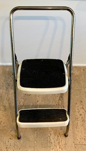 lot 174 image: Metal Step Stool