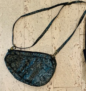 lot 177 image: Great Travel Bags