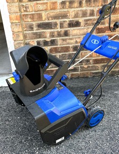 lot 203 image: Snowjoe SJ619E Electric Snow Thrower