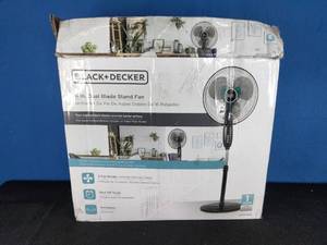 lot 36 image: BLACKDECKER 16 Dual-Blade Pedestal Fan with Remote