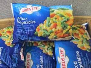 lot 305 image: EE 12- 16 oz FROZEN Birds Eye Mixe...