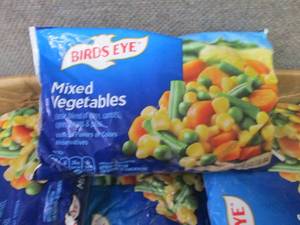 lot 306 image: EE 12- 16 oz FROZEN Birds Eye Mixe...