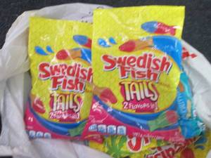 lot 315 image: 6- 8 oz Swedish Fish Tails...