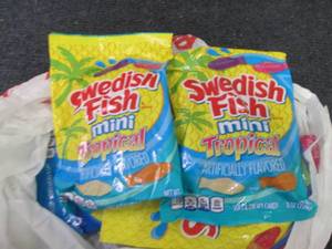 lot 318 image: 6- 8 oz Swedish Mini Tropical...