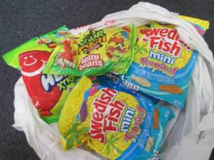 lot 321 image: 6 pks Assorted Candy...