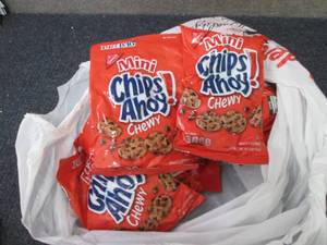 lot 330 image: 12- 3 oz Chips Ahoy Minis...