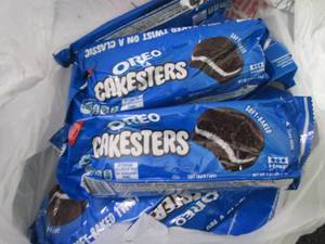 lot 338 image: 12- 3.04 ox Oreo Cakesters...