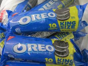 lot 341 image: 12- 4 oz Oreos...