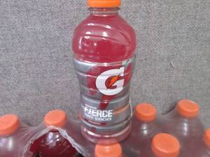 lot 386 image: 15- 28 oz Gatorade Fierce Strawberr...