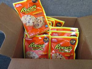 lot 388 image: 12- 11.9 oz Betty Crocker Reeses P...