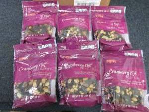 lot 396 image: 6- 7 oz HyVee Cranberry Nut Trail M...