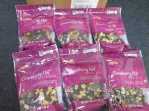 lot 397 image: 6- 7 oz HyVee Cranberry Nut Trail M...