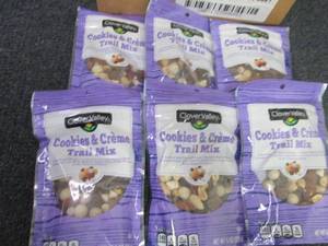 lot 414 image: 6- 6 oz Clover Valley Cookies & Crme Trail Mix