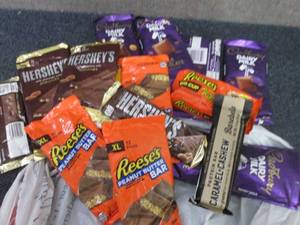 lot 428 image: Mixed Candy Lot...