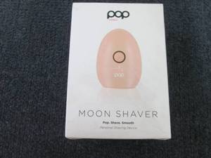 lot 93 image: Pop Sonic Moon Shaver) - Face & Bod...