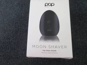 lot 94 image: Pop Sonic Moon Shaver) - Face & Bod...