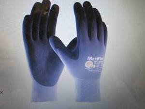 lot 122 image: MaxiFlex 34-874 Ultimate Gloves Mic...