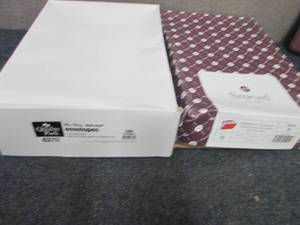 lot 147 image: 100 ct Quality Park 10x13 inch Enve...