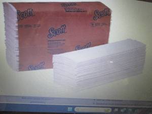 lot 193 image: Scott 01510 C-Fold Towels, Absorben...