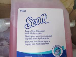 lot 217 image: Scott Foam Hand Soap with Moistur...