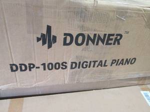 lot 10 image: Donner DDP-100 88-Key Weighted Acti...