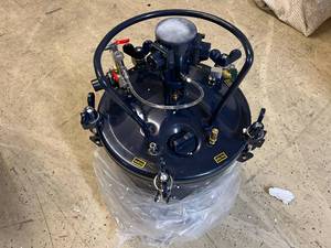 TCP Global 10 Gallon Pressure Pot Tank with Air Powered Agitator