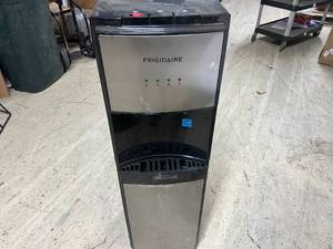 Frigidaire Water Dispenser