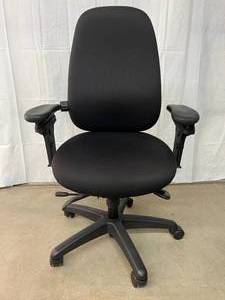 lot 27 image: MSRP $1000 Quality Office Master Paramount High Back Ergonomic Executive Office Chair (300lb Capacity)  With&nbspUltra Adjustable Mobility Arms with Memosoft Armpads - Great Condition