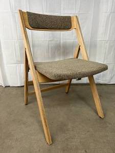lot 56 image: High Quality Herman MillerNemschoff 68-91U S Beech Wood Finish Folding Chair With Fabric That Matches Lots 53, 54 & 55 - Excellent Condition