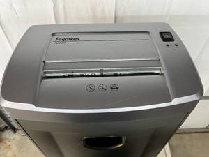 lot 100 image: Fellowes PS70-2CD Powershred Strip Cut Paper&nbspOffice&nbspShredder - In Great Condition