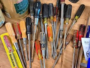 lot 61 image: Lot of (23) Assorted Screwdrivers