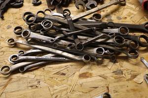 lot 46 image: Lot of (27) SAE Box End Wrenches