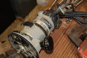 lot 117 image: Porter-Cable Heavy Duty Router 690LR