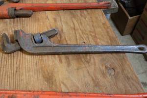 lot 123 image: 23 Pipe Wrench