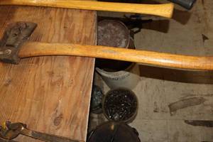 lot 128 image: Splitting Axe