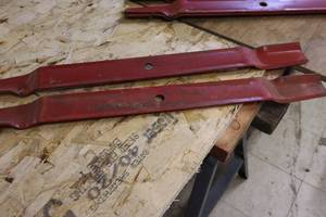lot 160 image: Lot of (2) 29-12 Lawn Mower Blades