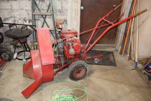 lot 24 image: Craftsman Ezee-Start 4 Cycle Snowblower