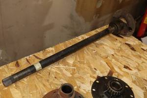 lot 164 image: Vintage 1968 Ford Mustang Rear Axle