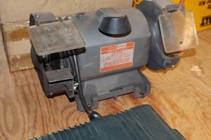 lot 177 image: Sears Craftsman 6 Bench Grinder 397.19330