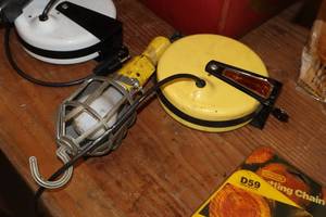 lot 193 image: Cornish 125V 6 Amp Light Duty Shop Work Light with Cord Reel 900P-TL