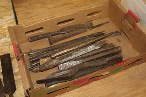 lot 204 image: Lot of (18) Assorted Chisels and Punches