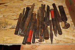 lot 205 image: Lot of (19) Assorted Chisels and Punches