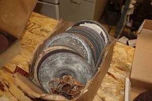 lot 214 image: Lot of (30) 7 Assorted and Grinding Discs
