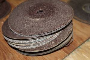 lot 219 image: Lot of (28) 3M Assorted Sanding Discs